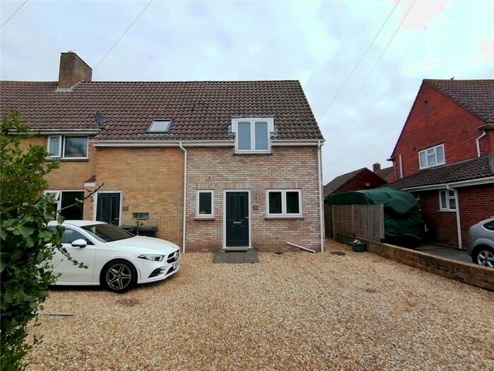 2 Bedroom End Of Terrace House To Rent In Southey Road, Christchurch, BH23