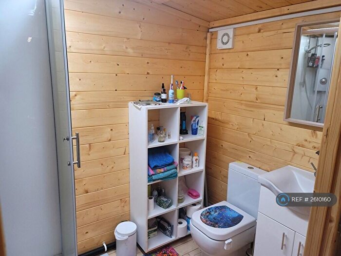 1 Bedroom Flat To Rent In Ascham End, London, E17