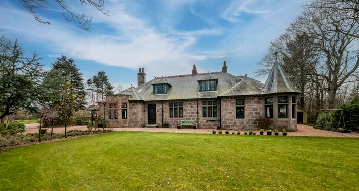 5 Bedroom Detached House For Sale In Green Den, Dunnottar, Stonehaven, Kincardineshire, AB39