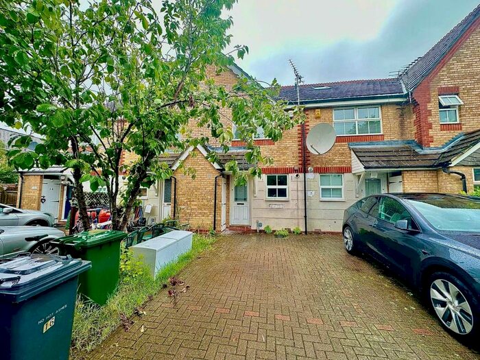 2 Bedroom Terraced House To Rent In Arncliffe Close, London, N11
