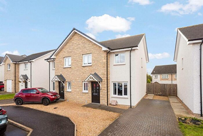 3 Bedroom Semi-Detached House For Sale In Curling Pond Lane, Longridge, EH47