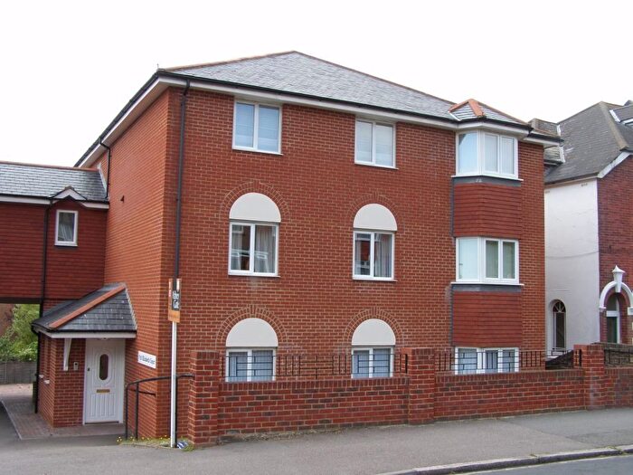2 Bedroom Flat To Rent In Amherst Road, Bexhill On Sea, TN40