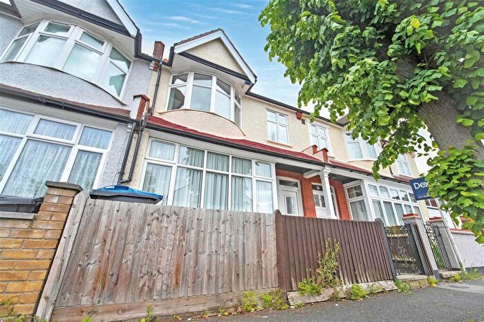 3 Bedroom Terraced House For Sale In Goston Gardens, Thornton Heath, CR7