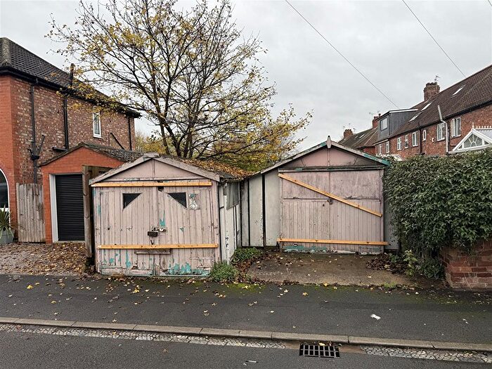 3 Bedroom Detached House For Sale In Huntington Road, York, YO31