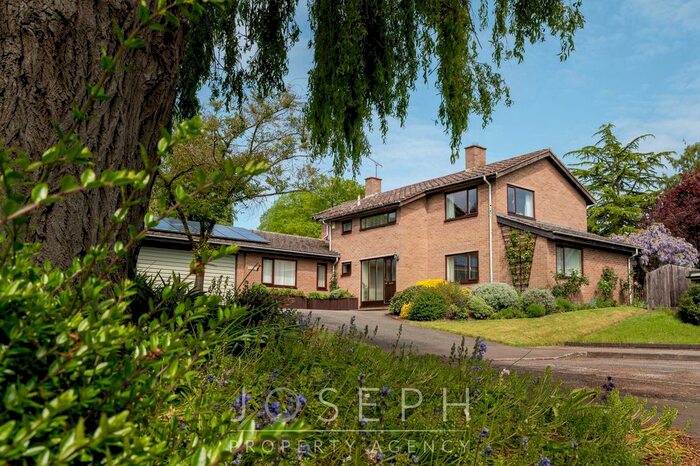 5 Bedroom Detached House For Sale In Spring Meadow, Playford, IP6