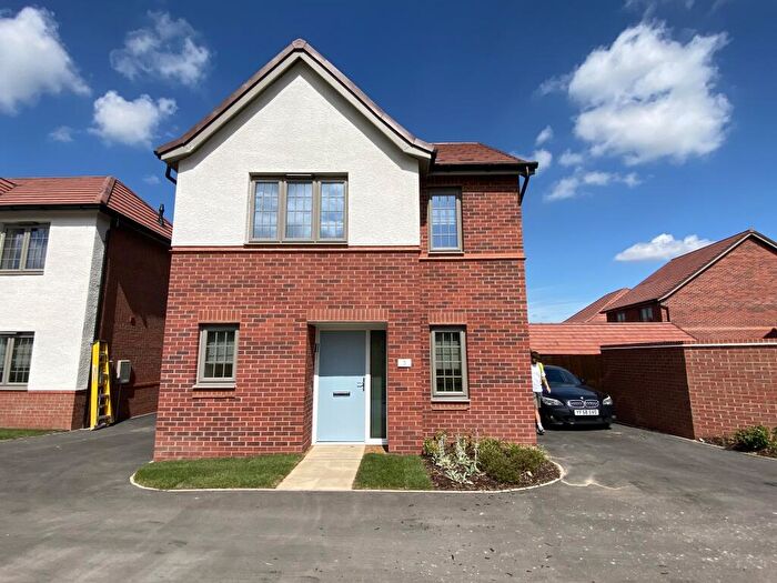 3 Bedroom House To Rent In Carter Meadow, Warwick, CV34