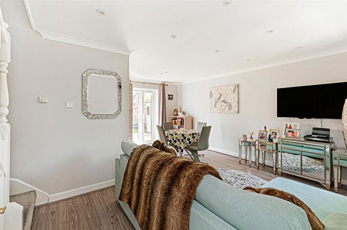 2 Bedroom End Of Terrace House For Sale In Pippin Way, Kings Hill, ME19