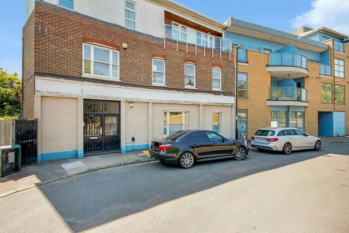 2 Bedroom Flat To Rent In Trundleys Road, Deptford, Greater London, SE8