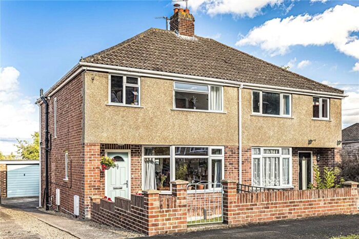 3 Bedroom Semi-Detached House For Sale In Bagley Close, Kennington, OX1