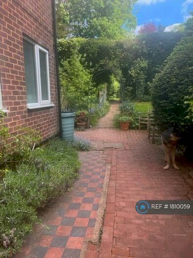 Studio To Rent In Epsom, Epsom, KT18