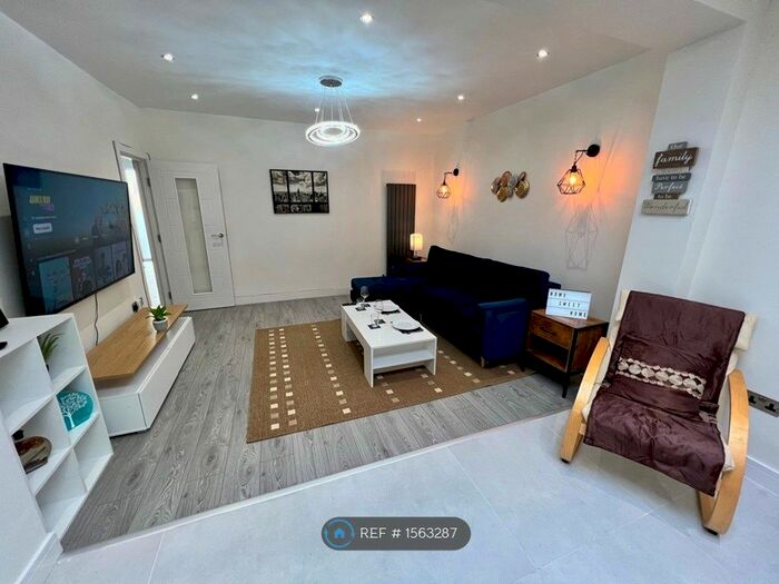 5 Bedroom Semi-Detached House To Rent In Monks Park, Wembley, HA9