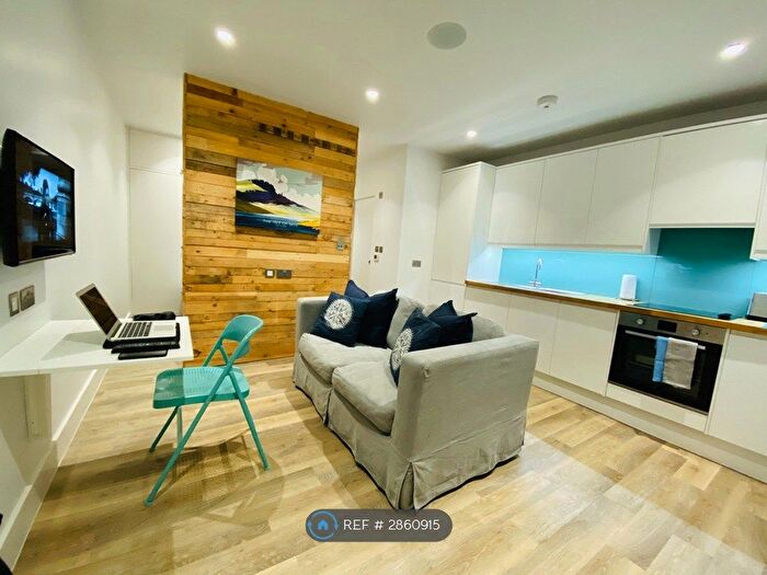 Studio To Rent In Clapham Park Road, London, SW4