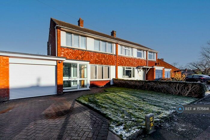 3 Bedroom Semi-Detached House To Rent In Mildenhall, Tamworth, B79