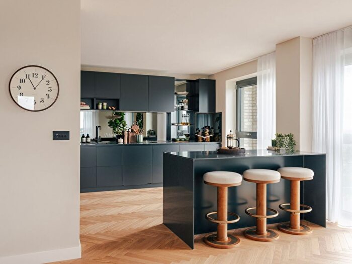 2 Bedroom Flat For Sale In Woodberry Down, Finsbury Park, N4
