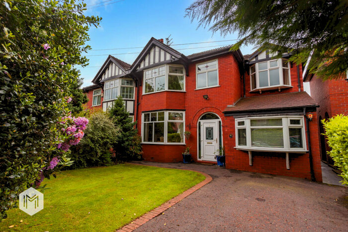 4 Bedroom Semi-Detached House For Sale In Beanfields, Worsley, Greater Manchester, M28