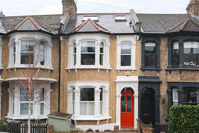 4 Bedroom House For Sale In Roding Road, Hackney, E5