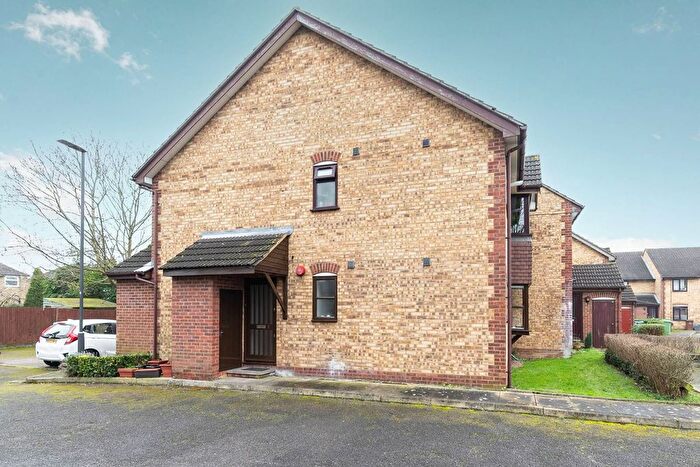 2 Bedroom Flat To Rent In Lime Close, Harrow, HA3