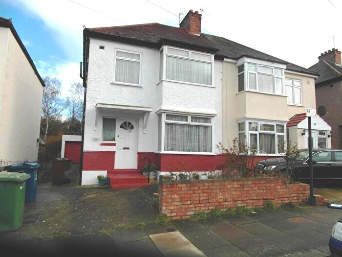 2 Bedroom Maisonette To Rent In Parkfield Road, Harrow, Middlesex, HA2