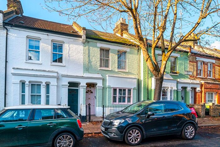 3 Bedroom Terraced House For Sale In Thorparch Road, London, SW8
