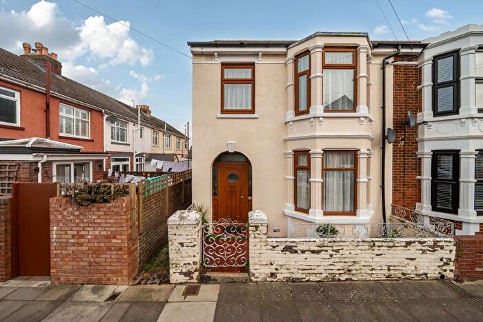3 Bedroom End Of Terrace House For Sale In Cobden Avenue, Portsmouth, PO3