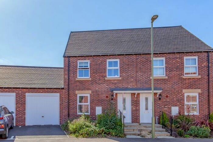 3 Bedroom Semi-Detached House To Rent In Hobby Road, Bodicote, Banbury OX15