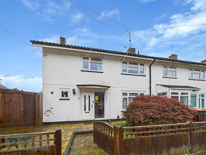 4 Bedroom End Of Terrace House For Sale In Southgate, Crawley, RH10