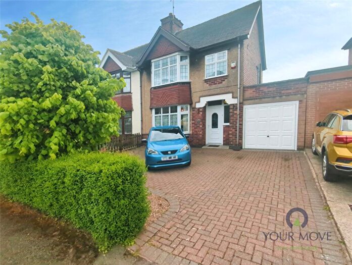 3 Bedroom Semi-Detached House For Sale In Lime Tree Avenue, Kirkby-in-Ashfield, Nottingham, Nottinghamshire, NG17