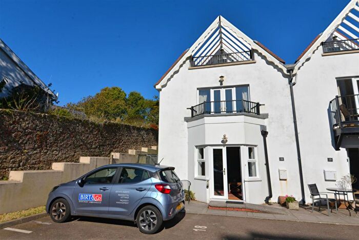 2 Bedroom Flat For Sale In Narberth Road, Tenby, SA70
