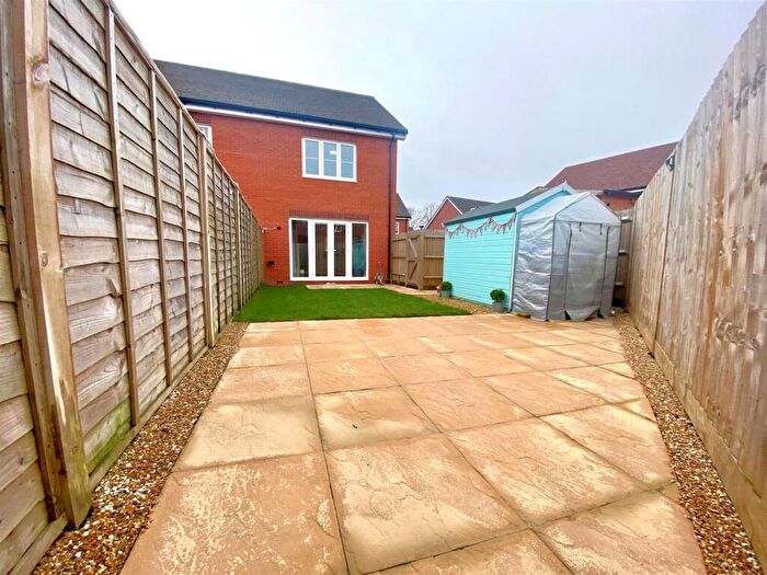 2 Bedroom Semi-Detached House For Sale In Campion Road, Curdridge, SO30