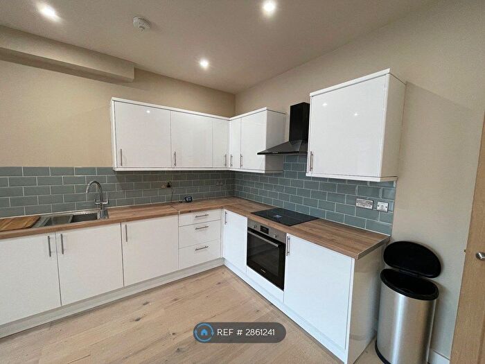 2 Bedroom Flat To Rent In Montgomery Road, Edgware, HA8