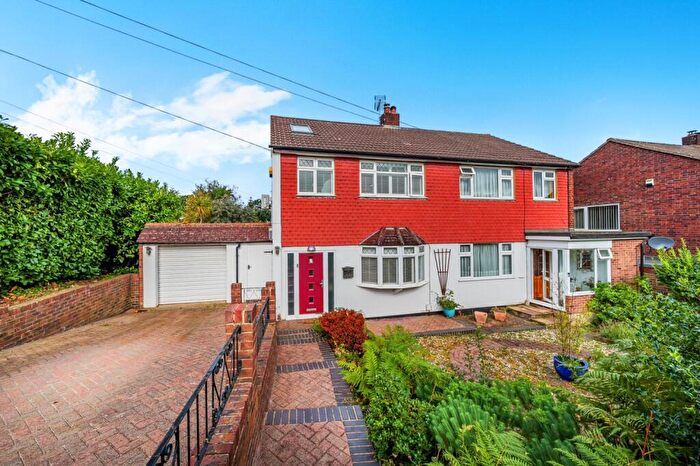 4 Bedroom Semi-Detached House To Rent In Summerhouse Drive Bexley, DA5