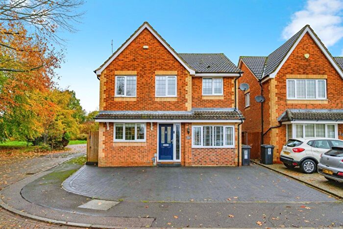 4 Bedroom Detached House For Sale In Halsey Drive, Hemel Hempstead, HP1