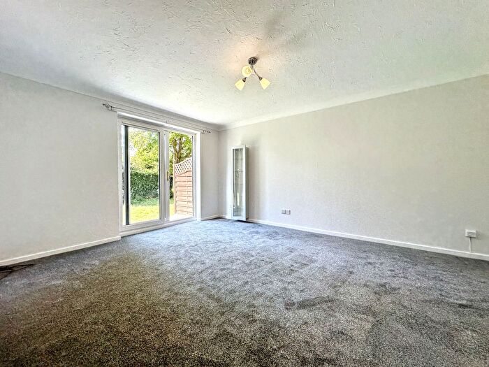 2 Bedroom Flat To Rent In Morgan Drive, Greenhithe, DA9
