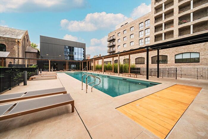 2 Bedroom Flat To Rent In Bradshaw Yard, Brentford, TW8