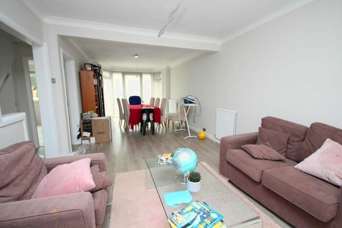 4 Bedroom Semi-Detached House To Rent In Broadfields Avenue, Edgware, Middlesex, HA8