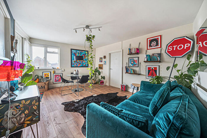 2 Bedroom Apartment For Sale In Beckway Street, London, SE17