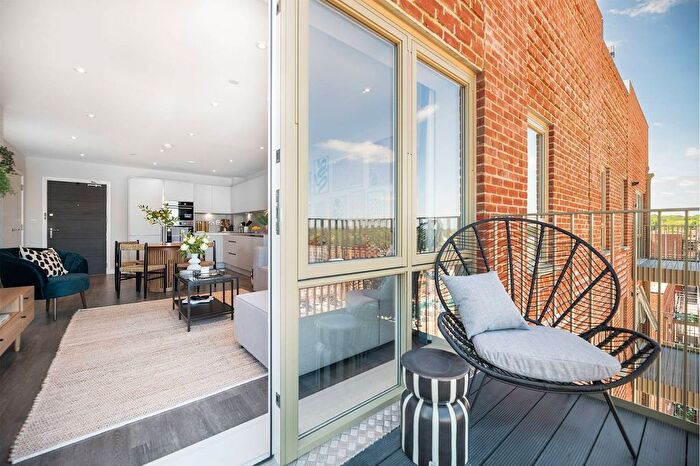 1 Bedroom Flat For Sale In South Oxhey Central, Watford, WD19