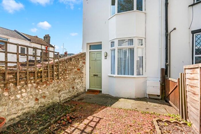 2 Bedroom Flat To Rent In Camden Terrace, Brighton, BN1