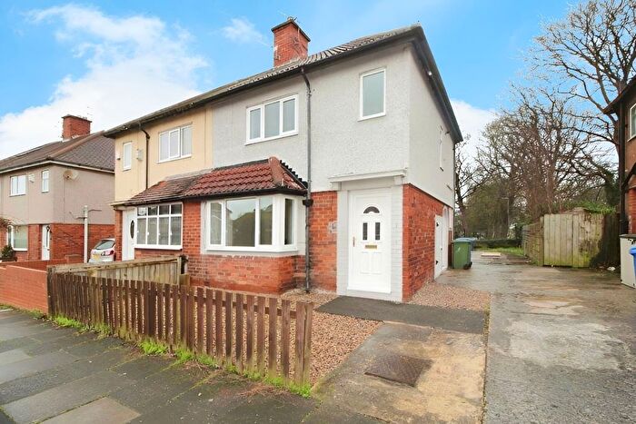 3 Bedroom Semi-Detached House For Sale In Kings Gardens, Blyth, NE24