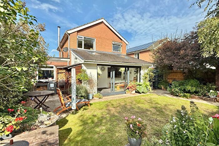 4 Bedroom Detached House For Sale In Holm Close, Ringwood, BH24