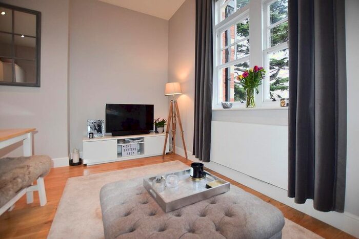 1 Bedroom Flat To Rent In Coombe Road, Norbiton, Kingston Upon Thames, KT2