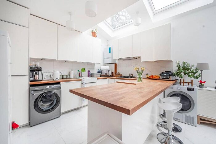 2 Bedroom Flat For Sale In Nicola Close, Harrow, HA3