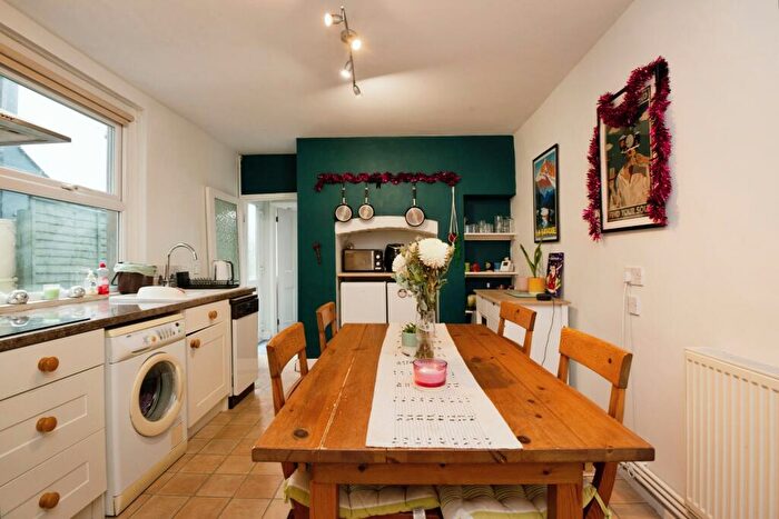 1 Bedroom Apartment To Rent In Clive Road, Canton, CF5