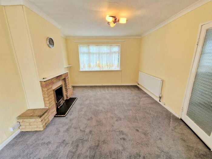 2 Bedroom Semi-Detached House To Rent In Belton Grove, Rubery, B45