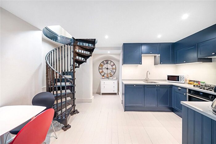 2 Bedroom Flat For Sale In Dawes Road, London, SW6