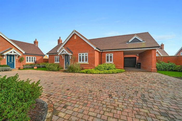 2 Bedroom Detached Bungalow To Rent In Somerset Gardens, Lawford Green, Lawford, CO11