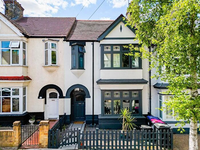 3 Bedroom Terraced House For Sale In Victoria Drive, Leigh-On-Sea, SS9