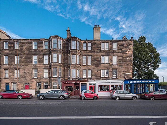 2 Bedroom Flat To Rent In Dalziel Place, Edinburgh, EH7