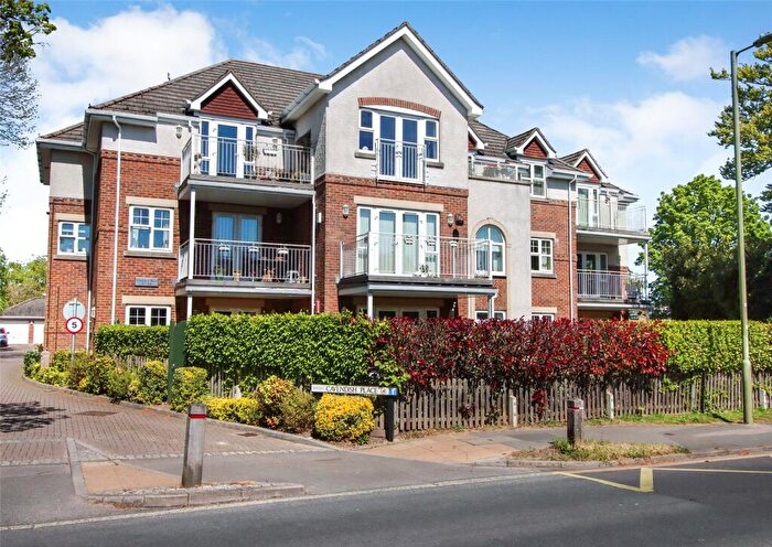 3 Bedroom Apartment For Sale In Avenue Road, Lymington, Hampshire, SO41