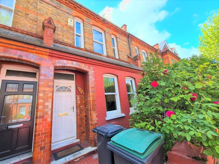 3 Bedroom Terraced House To Rent In Lymington Avenue, London, N22